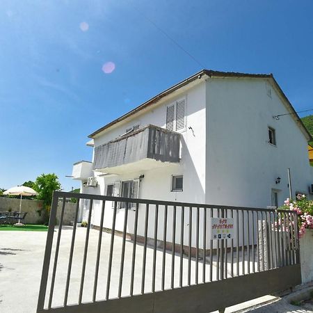 Ban Apartmani Будва Екстер'єр фото